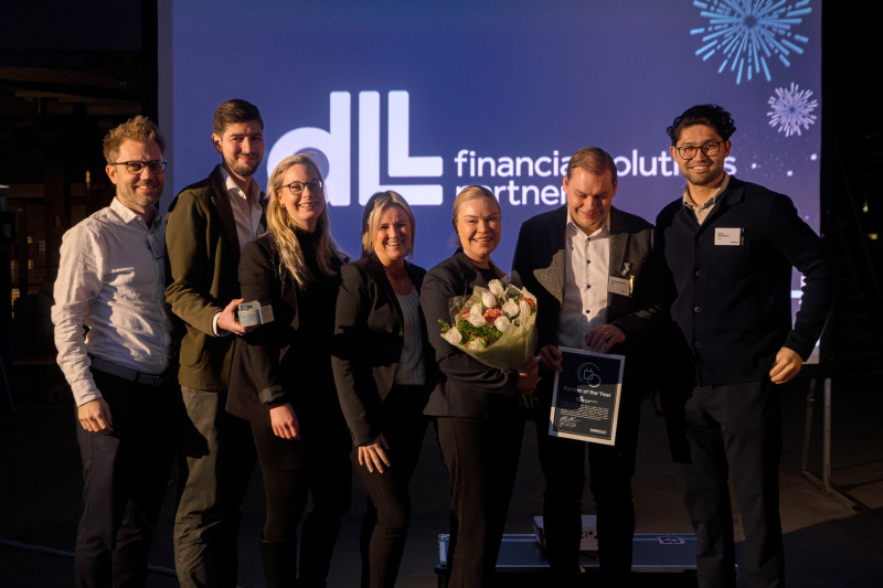 DLL vinner Partner of the Year och tar emot pris.